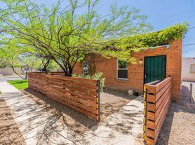 305-315 N. Highland Ave. ( 305, 307, 309, 311A, 311B, 313, 315 )
