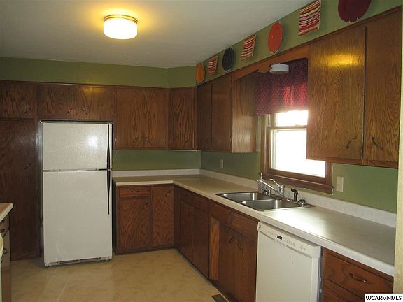 2nd image of 381 W Main St