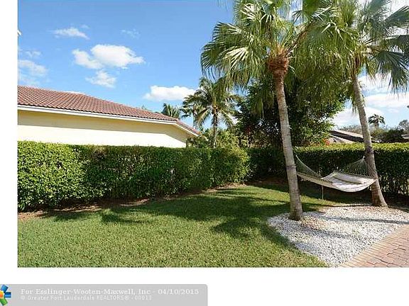 3rd image of 300 Egret Ln