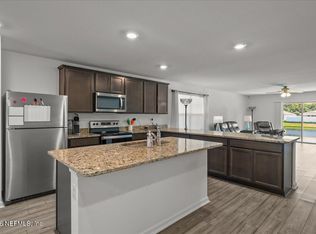5980 CROSBY LAKE Way E, Macclenny, FL 32063
