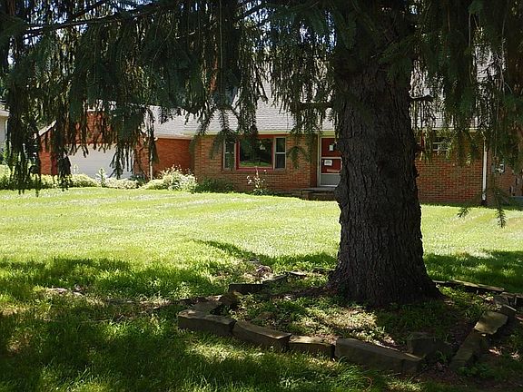 3rd image of 2428 Sarah Dr