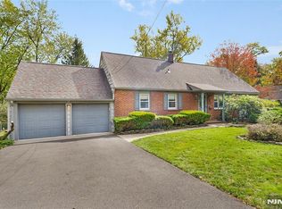 342 Park Ave, Midland Park, NJ 07432