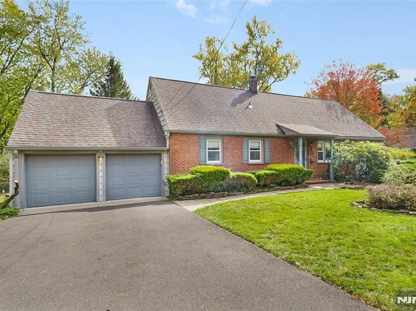 342 Park Ave, Midland Park, NJ 07432