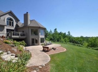 S33W31338 London Dr, Waukesha, WI 53189