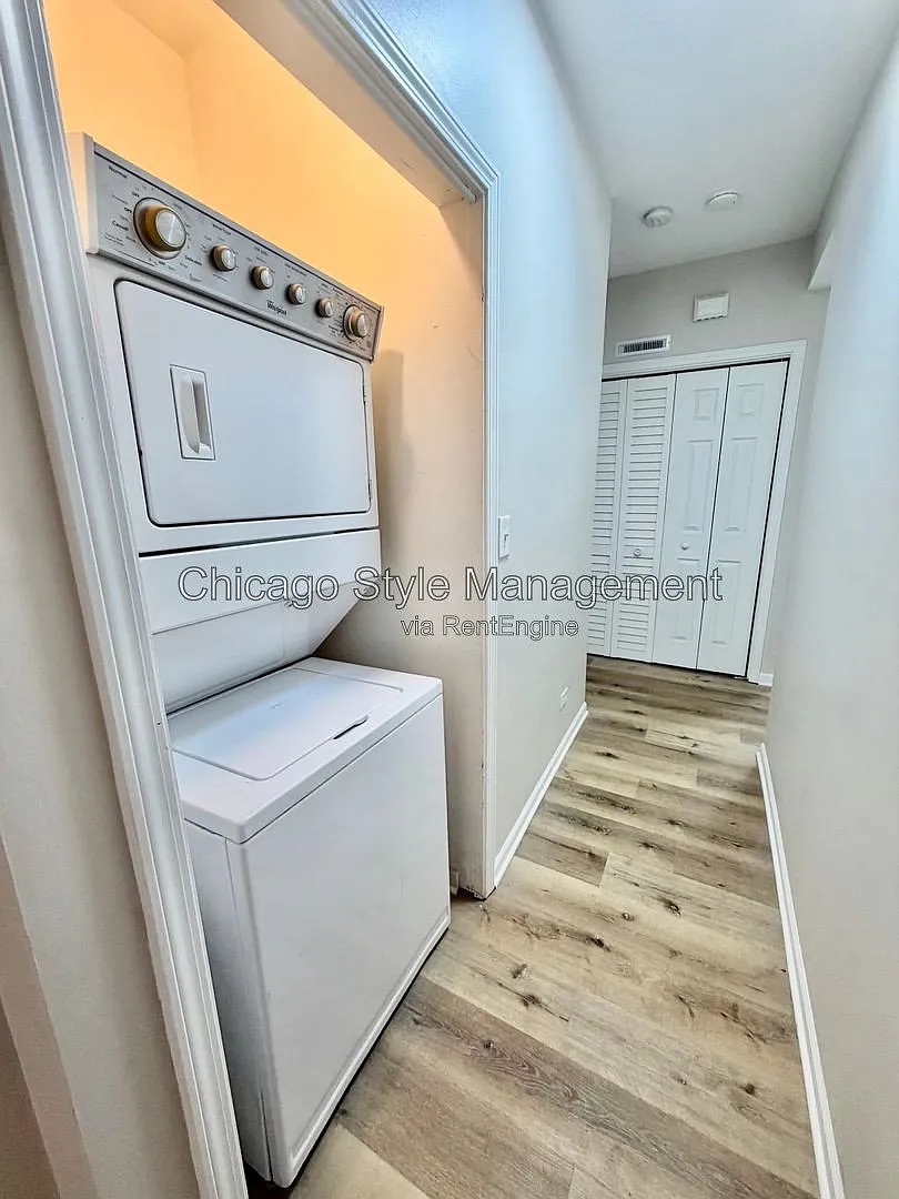 3 bed, 2.0 bath, 1500 sqft, $2,250 — Photo 4