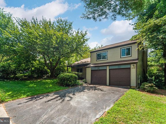 3rd image of 13516 Walnutwood Ln