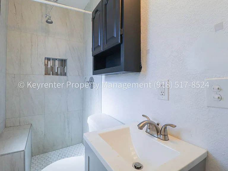 732 N Victor Ave — Photo 29