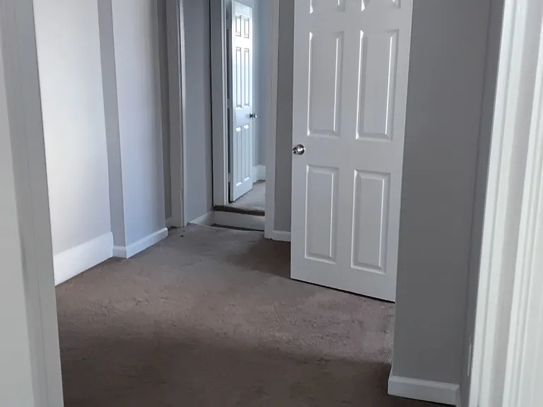 Sitting area between bedrooms