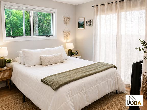 3rd image of 1927 Canyon Blvd #101