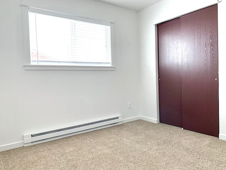 2020 W Plum St #12 — Photo 8