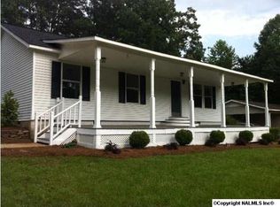 1607 Holiday Dr, Southside, AL 35907