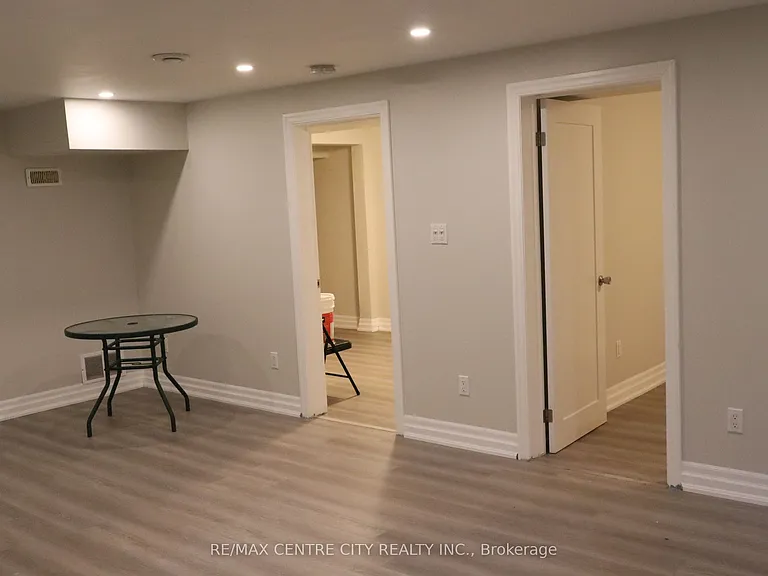 83 Britannia Ave — Photo 9
