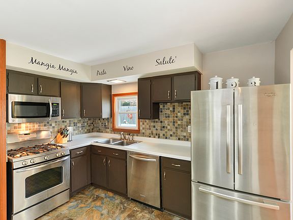 3rd image of 28565 W Lindbergh Dr