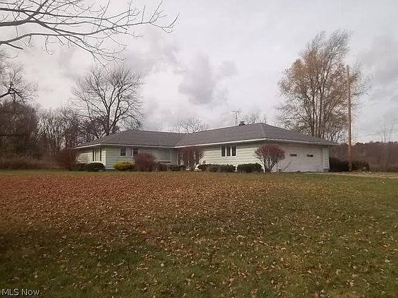 3rd image of 9376 Lincoln Way E
