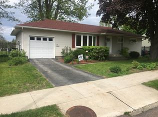 50 Cherry Ln, Burlington, VT 05401