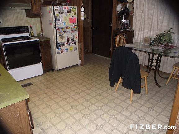 5th image of 2336 NE Market St