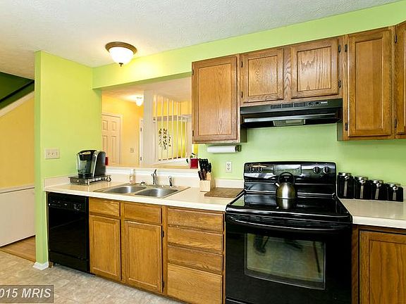 3rd image of 107 Equestrian Dr