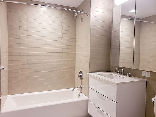5th image of 535 W 43rd St APT S15d