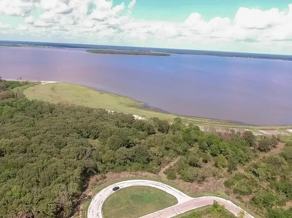 8423 Southern Shore Ct, Kemp, TX 75143