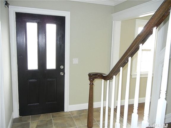 2nd image of 4 Villa Ln