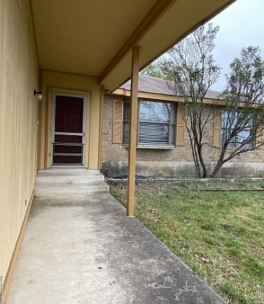 2nd image of 1441 Laurie Dr