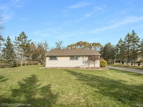 16197-27 Mile Rd, Ray, MI 48096