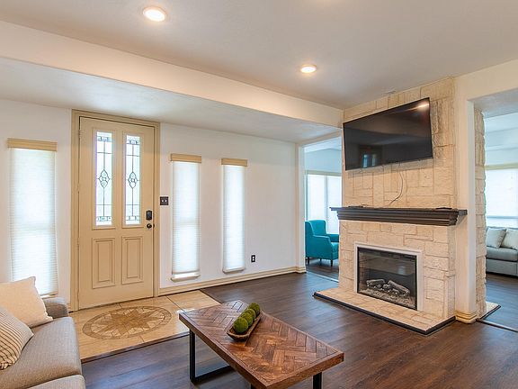 4th image of 3631 Seguin Dr