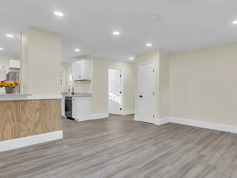 2751 N Highway 341 — Photo 15