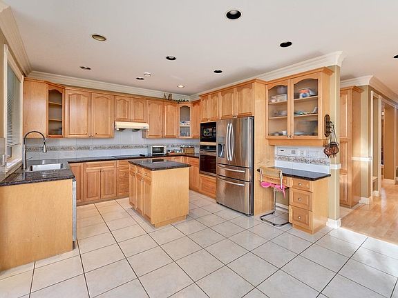 5th image of 3820 Lockhart Rd