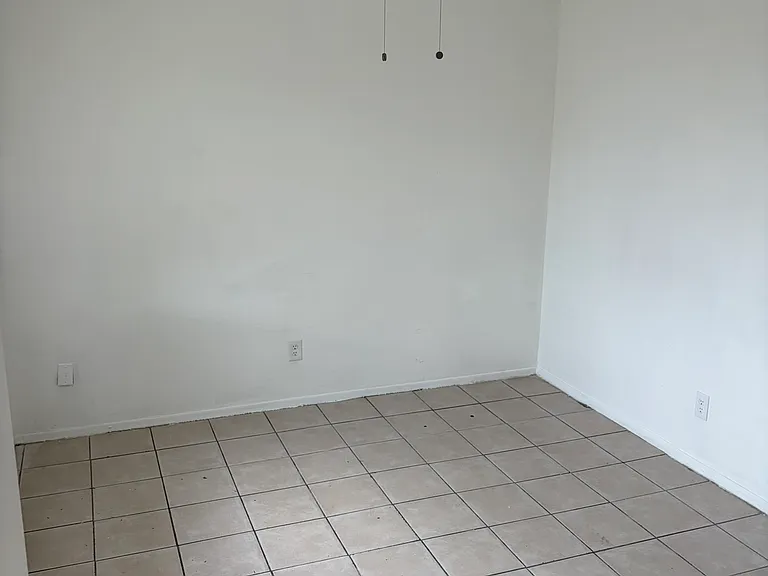 64 SE Norfolk Blvd — Photo 8