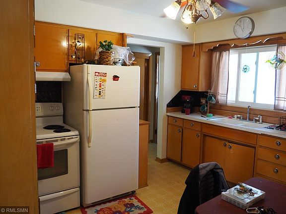 2nd image of 570 Glendale St