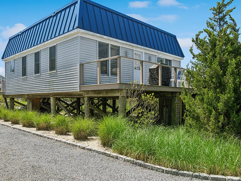 Dune Rd — Photo 5