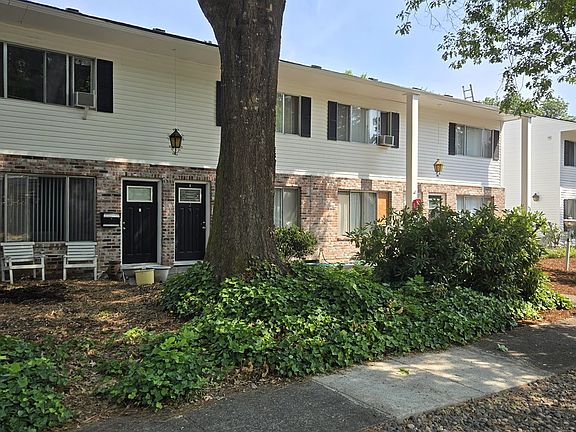 3rd image of 7720 SW Bel Aire Dr