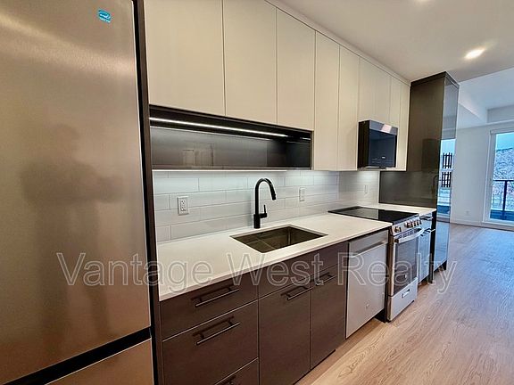3rd image of 1380 Pridham Ave #515