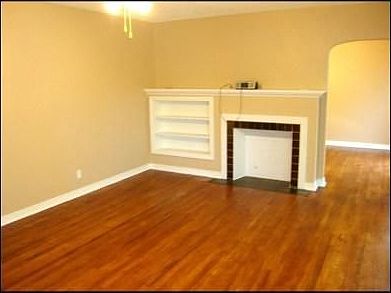 2nd image of 525 Hill St