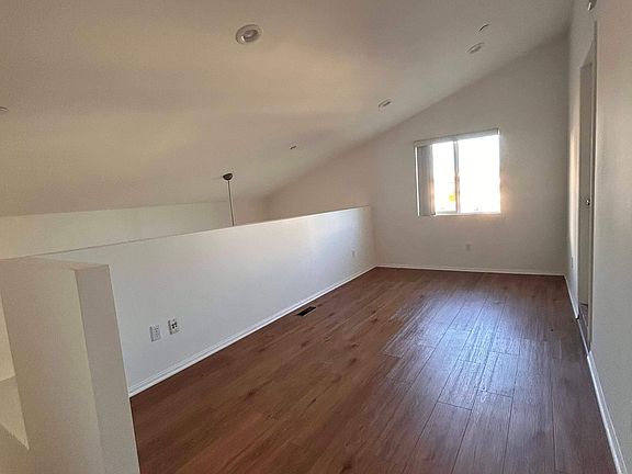 2nd image of 3668 Mentone Ave #16