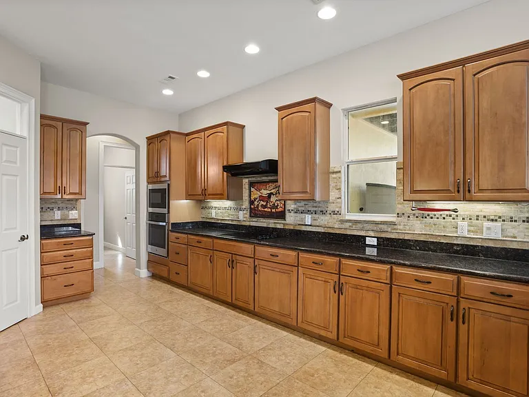 5554 Palm Lake Cir — Photo 25