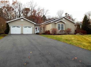 107 Josephs Dr, Saugerties, NY 12477