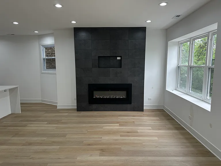 3116 W Montrose Ave #2 — Photo 22