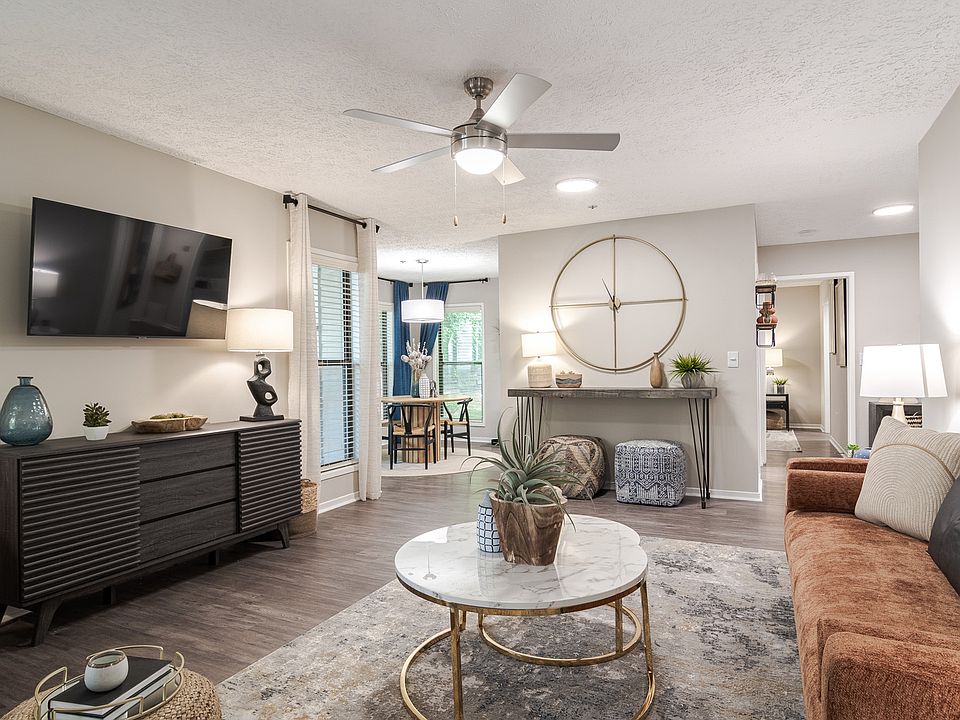 Newly Renovated Open Floor Plan Living Space