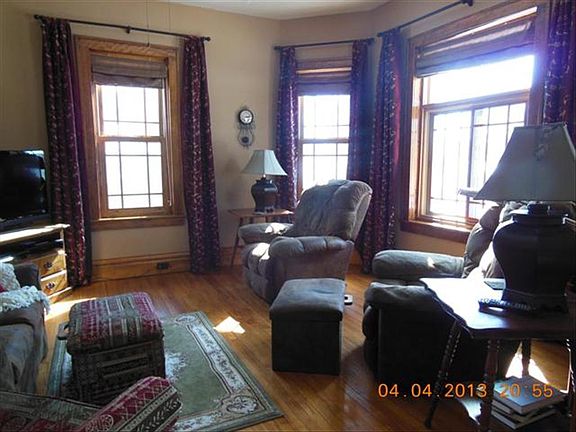 2nd image of 214 N Hendren Ave
