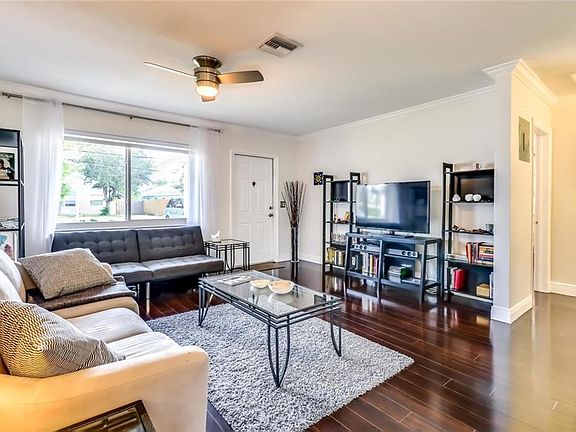 3rd image of 1094 NE 36th St