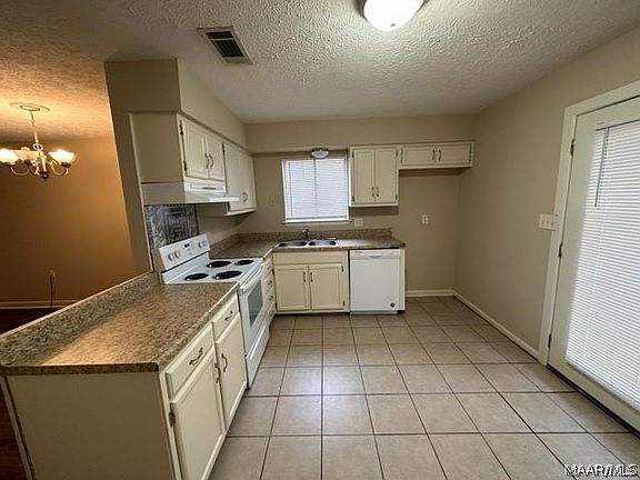4th image of 27 Glenwood Ct
