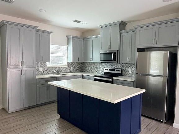 3rd image of 5901 Nightingale Ave Unit 1