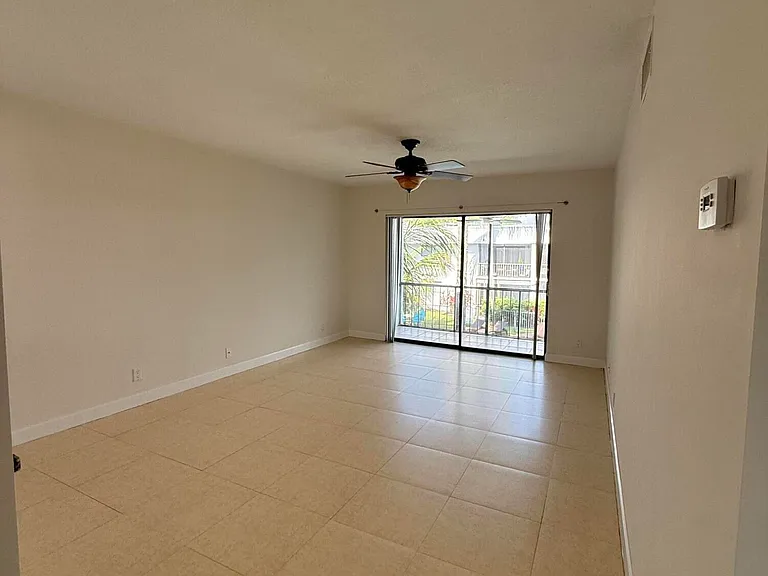 875 NW 13th St #405 — Photo 12