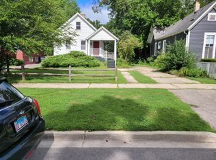 2647 Poplar Ave, Evanston, IL 60201