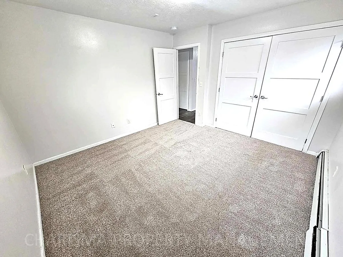Building Photo - Sixth Street Apartments