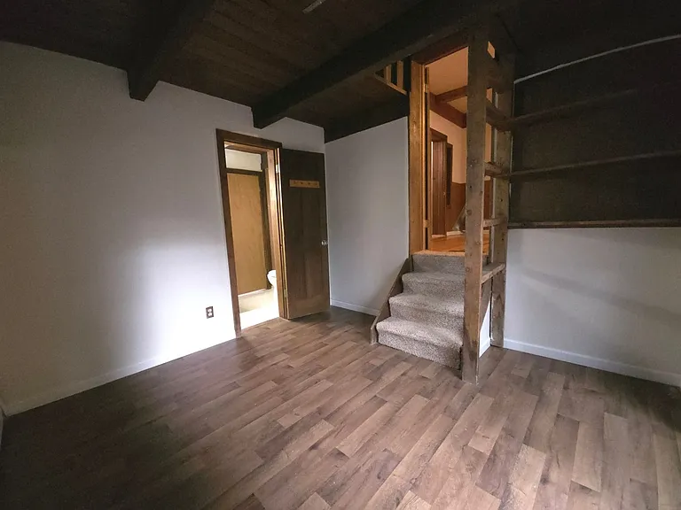 740 University Ave — Photo 22