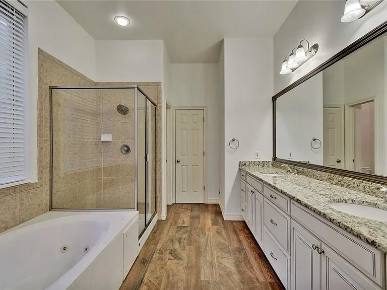 2814 Cool River Loop — Photo 23