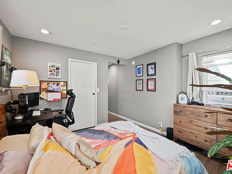 2227 Alsace Ave — Photo 16